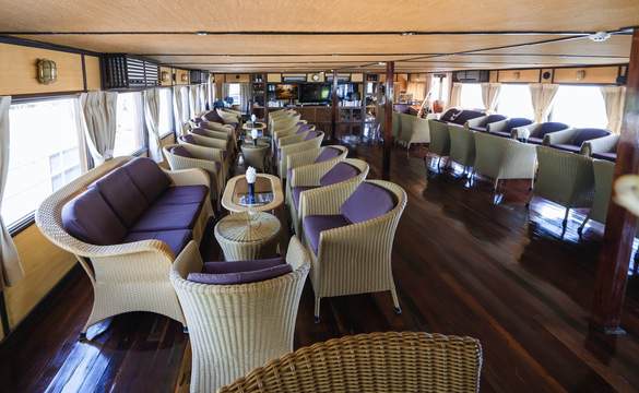 CroisiEurope, RV Indochine, Lounge Bar - ©Mardy Suong.jpg